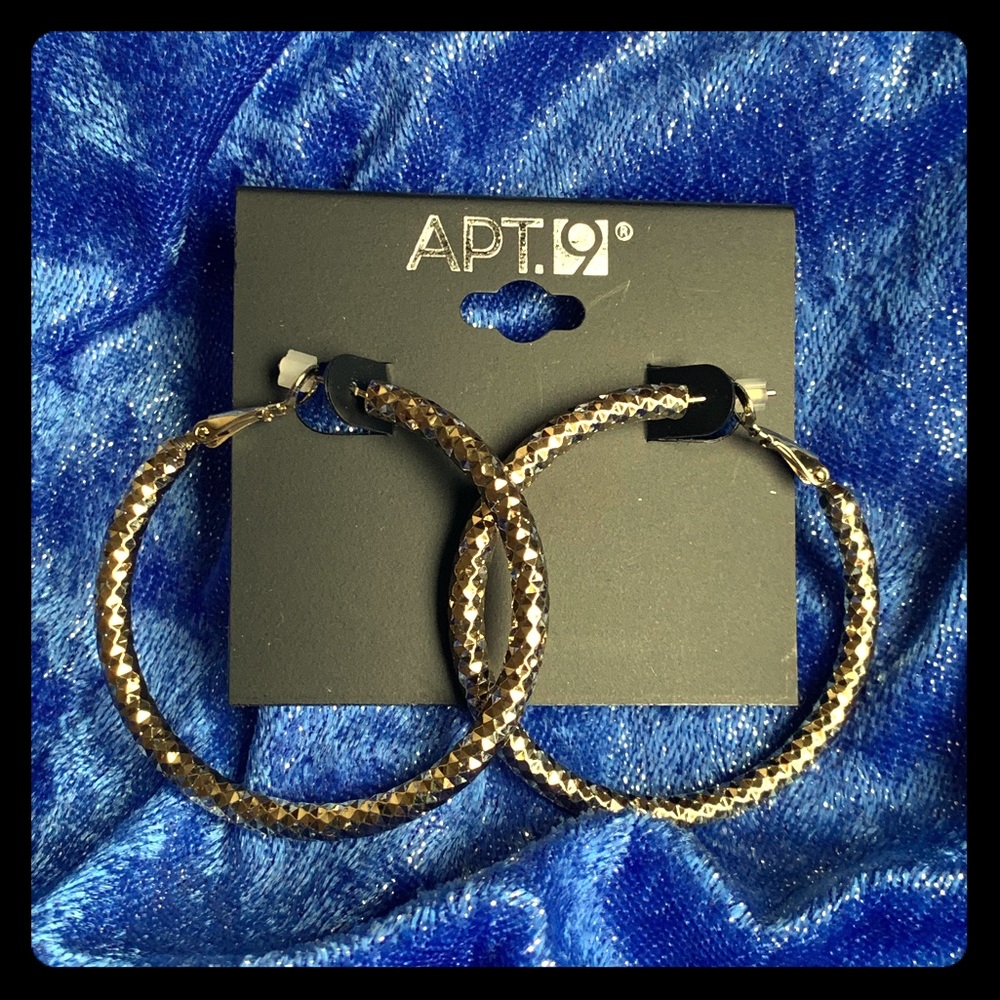Apt. 9 gold tone earrings - Picture 1 of 2